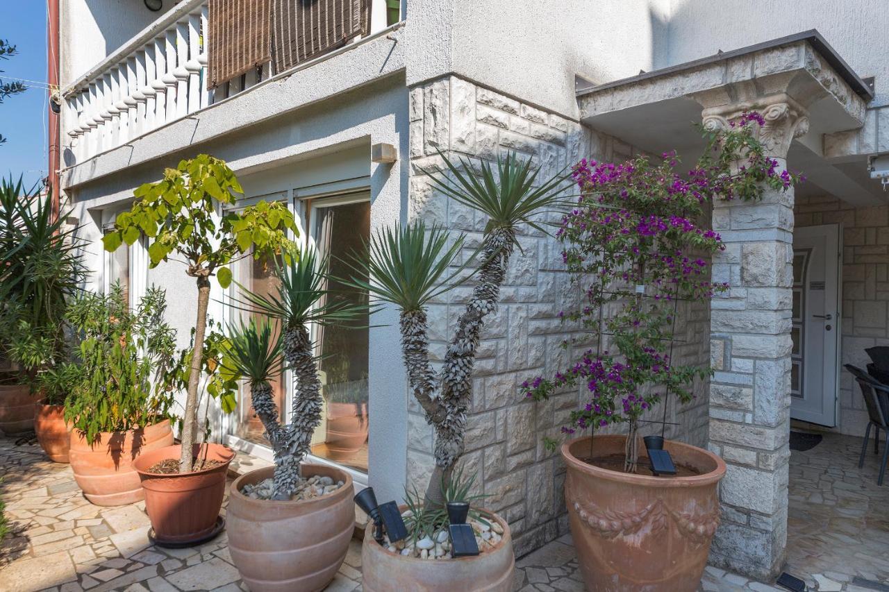 Apartments Villa Lungomare Pula Eksteriør billede